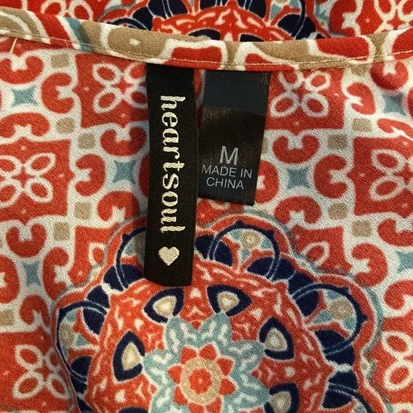 HeartSoul - Women's Pullover Multi-Color V-Neck and V-Bottom Blouse (NWOT) - Picture 6 of 8